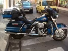 mi moto en el curro.webp