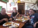 Crc dando su conformidad a la comida.webp