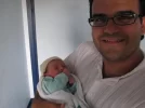 raulito  con padre foto chica.webp