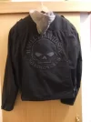 Chaqueta HD Rear.webp