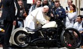 Papa-Francisco-Harley-Davidson-4.jpg