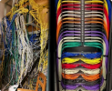 Screenshot 2025-04-08 at 15-41-07 Gestión de cables mala vs buena en una sala de servidores r_...png