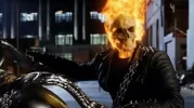 nicolas-cage-como-ghost-rider-el-motorista-fantasma.webp