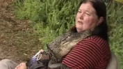 Screenshot 2025-10-04 at 17-41-15 Florida permite a una mujer convivir con 'Rambo' su cocodri...webp