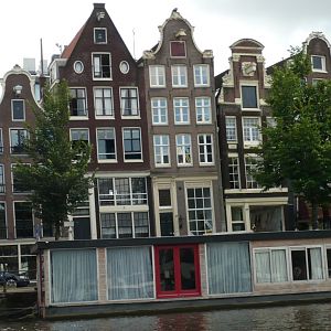 Amsterdam, casas en canal