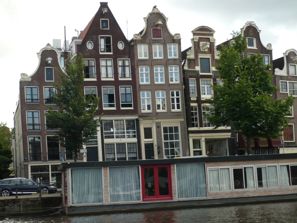 Amsterdam, casas en canal