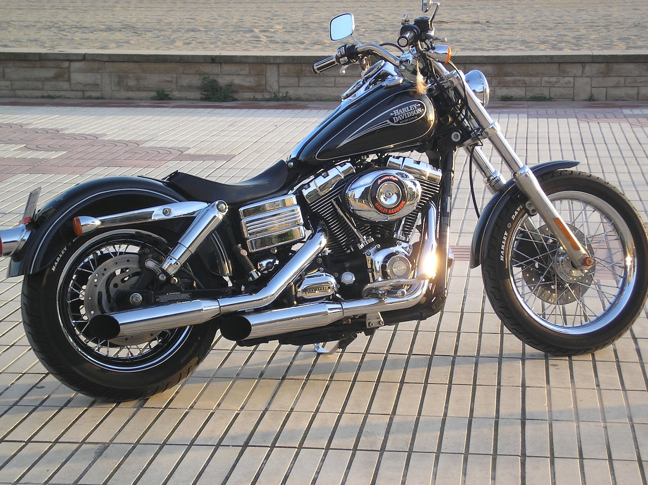 HARLEY DAVIDSON DYNA LOW RIDER